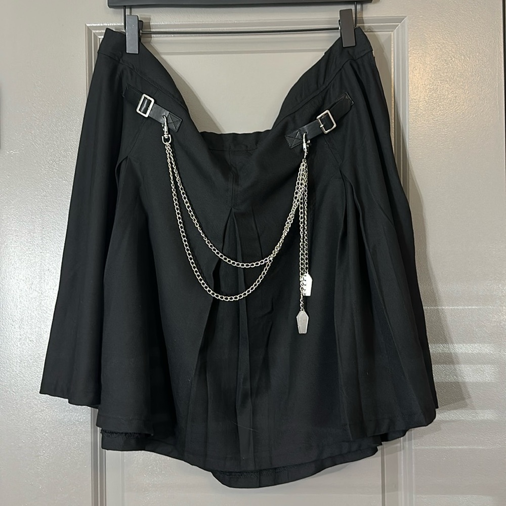 Hot Top Plus Coffin Chain Skirt 2X